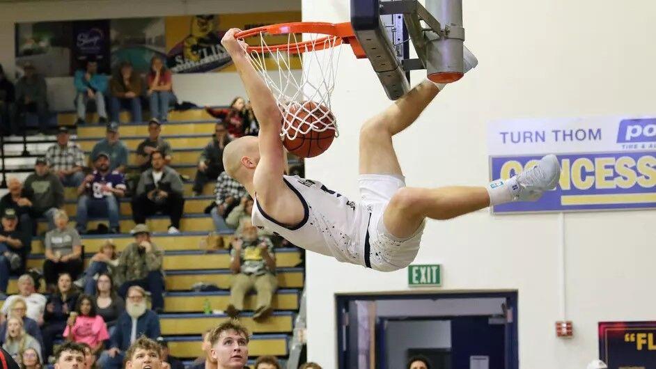 OIT roundup: Hustlin' Owls outlast rival Southern Oregon 97-94 in double overtime